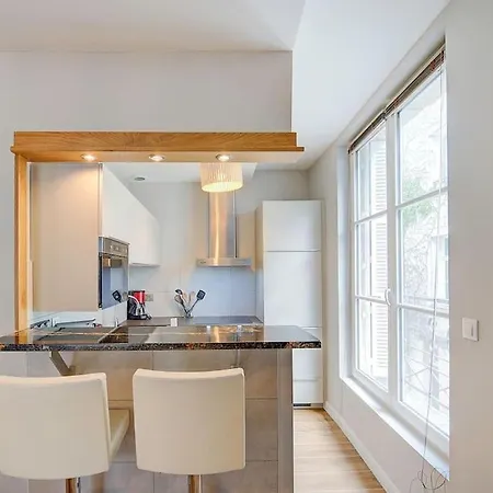 Begonia - Place Plumereau Apartman Tours
